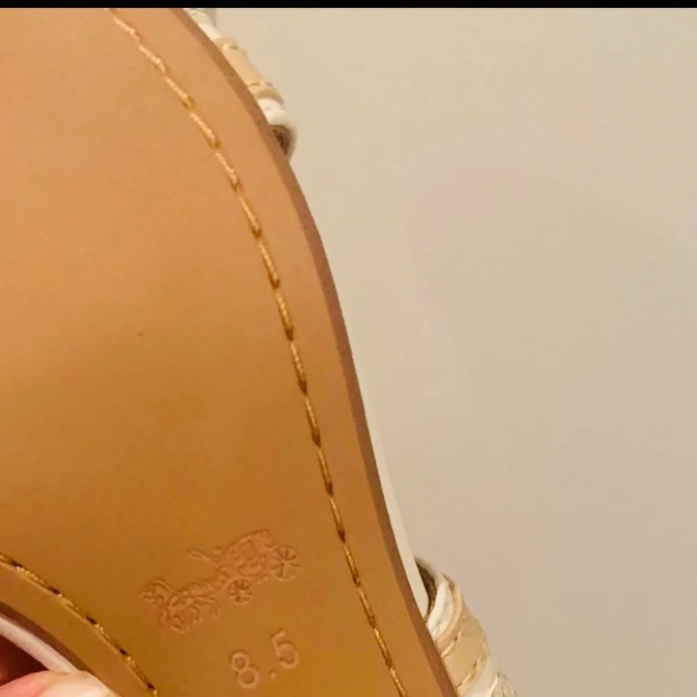 COACH Women's Beige and Cream Leather Block Heel Sandals